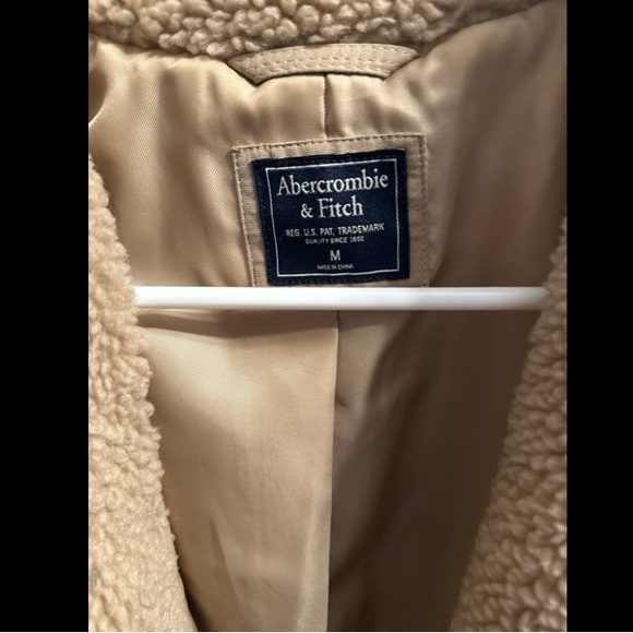 Abercrombie and Fitch Fur coat - Picture 5 of 5
